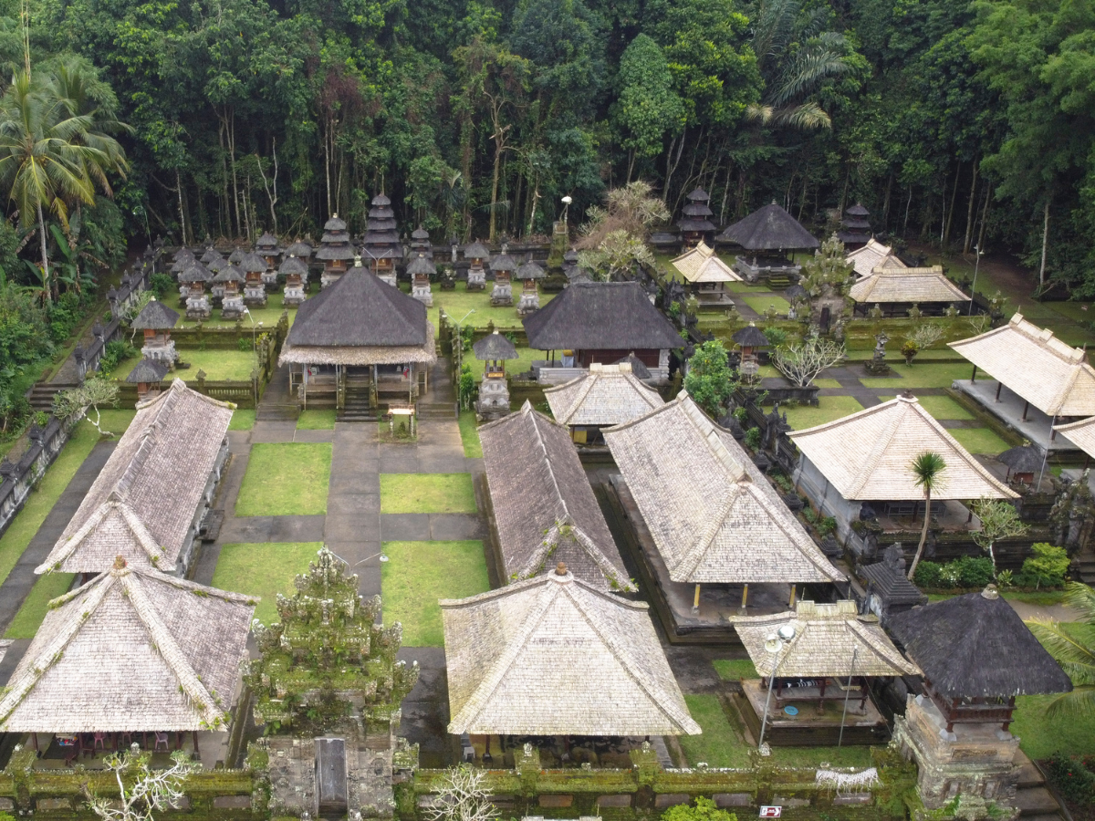 Desa Unik di Indonesia